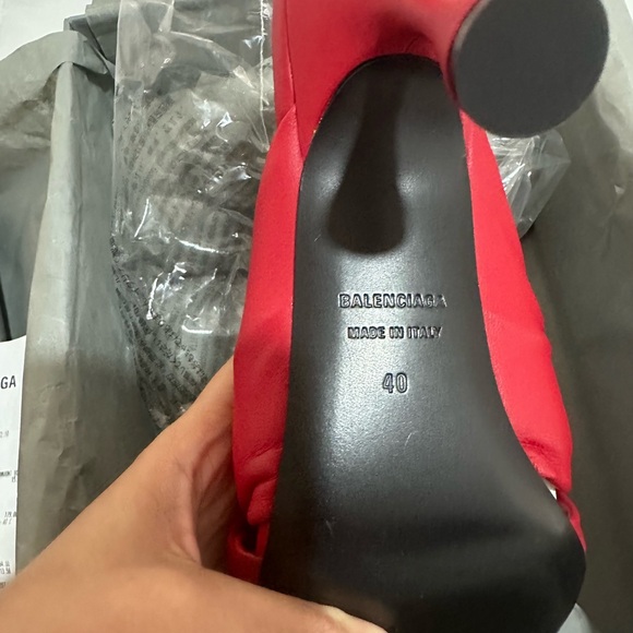 Balenciaga Drapy Sandal - Picture 6 of 7